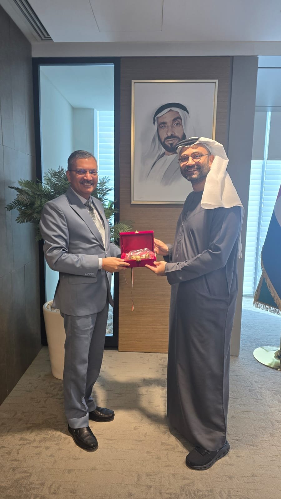 Ambassador Dr. Deepak Mittal met H.E. Mohamed Taj Eddine Ahmed Alqadi, Chairman of the Abu Dhabi Department of Education and Knowledge (ADEK), to discuss strengthening educational and student exchanges and expanding the presence of Indian schools and higher education institutions in Abu Dhabi. (28 Oct 2026)